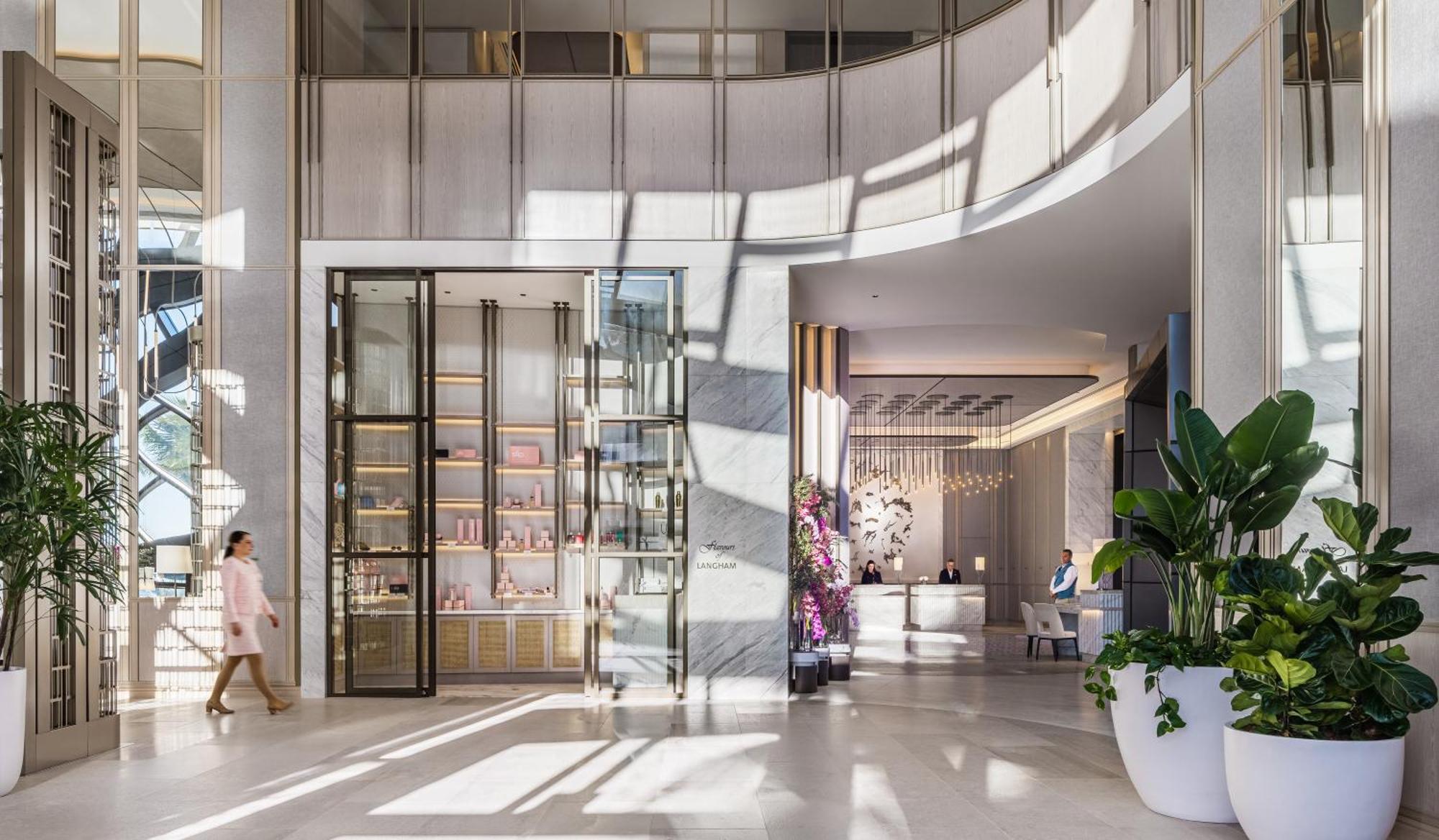 The Langham, Gold Coast And Jewel Residences Exterior photo The lobby of the hotel
